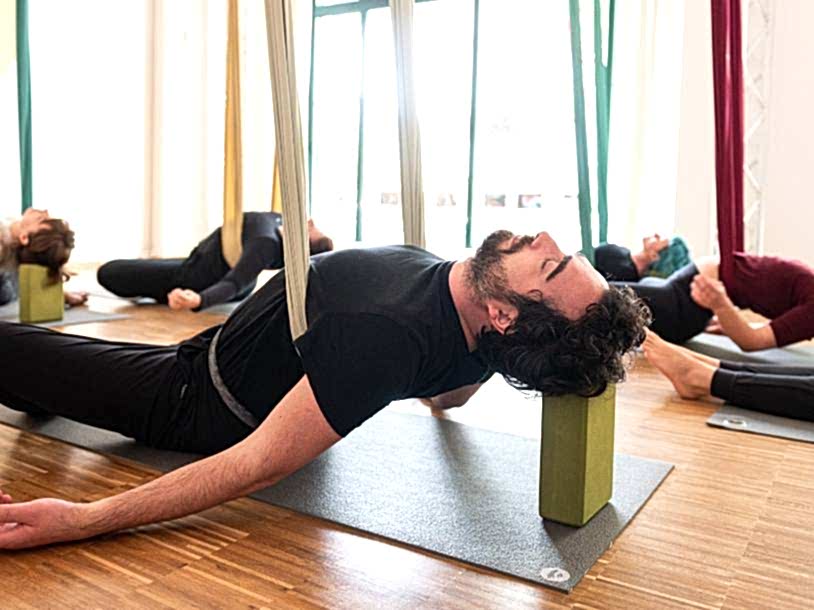 Aerial-yoga-gesundheit (2) Aerial-yoga-gesundheit